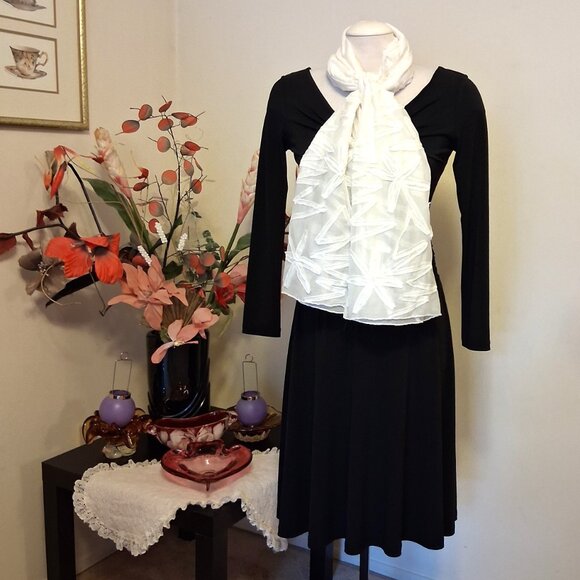 Vintage Women's NEW Stills 52% Silk Long Classic Luxury White Scarf - Picture 3 of 10